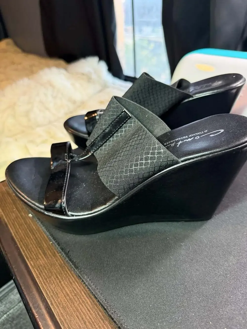 Contesa Italian Shoemakers Black Wedge Sandals Size 40